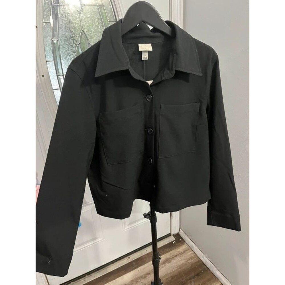 Women’s cropped black jacket